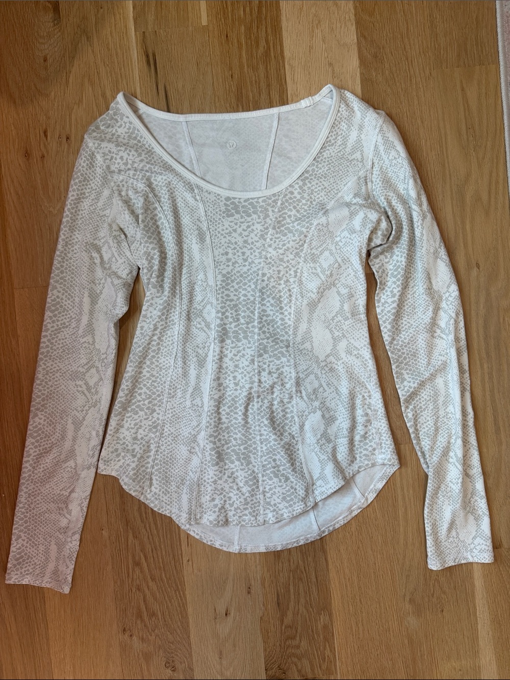 lululemon athletica Long Sleeve Scoop Neck Top in Ivory Snake Print